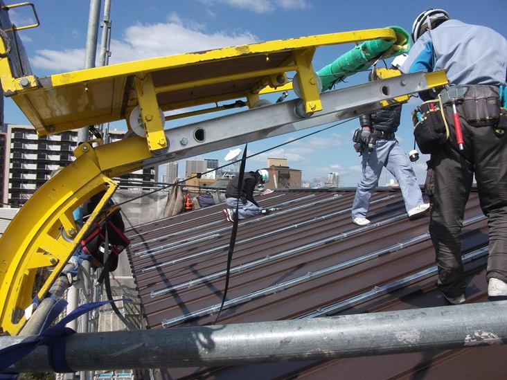 大阪市天王寺区で太陽光発電設置工事の太陽光発電のパネル設置施工前の写真です。