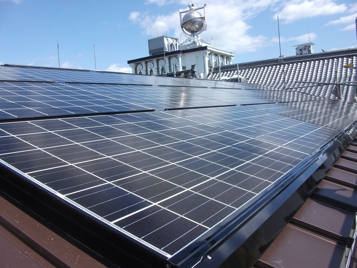 大阪市天王寺区で太陽光発電設置工事の太陽光発電のパネル設置後の写真