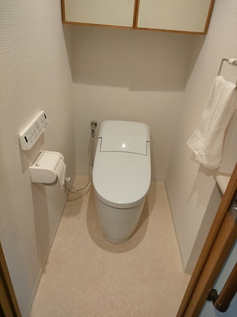 滋賀県大津市のトイレリフォームでタックレストイレに取替えリフォームのリフォーム後の写真。
