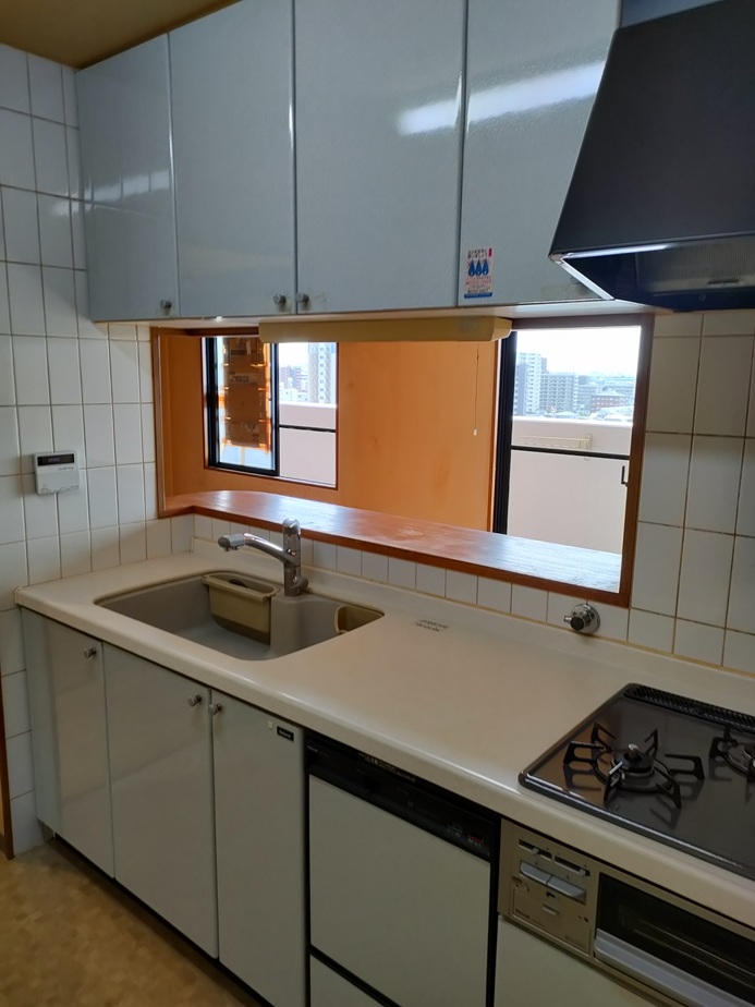 スッキリ明るく大阪府寝屋川市香里園でリノベーション、リフォーム、空気触媒セルフィールしました。