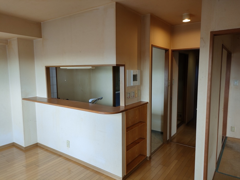 スッキリ明るく大阪府寝屋川市香里園でリノベーション、リフォーム、空気触媒セルフィールしました。