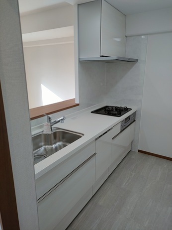 スッキリ明るく大阪府寝屋川市香里園でリノベーション、リフォーム、空気触媒セルフィールしました。