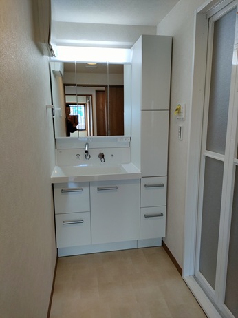 スッキリ明るく大阪府寝屋川市香里園でリノベーション、リフォーム、空気触媒セルフィールしました。