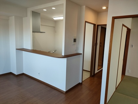 スッキリ明るく大阪府寝屋川市香里園でリノベーション、リフォーム、空気触媒セルフィールしました。