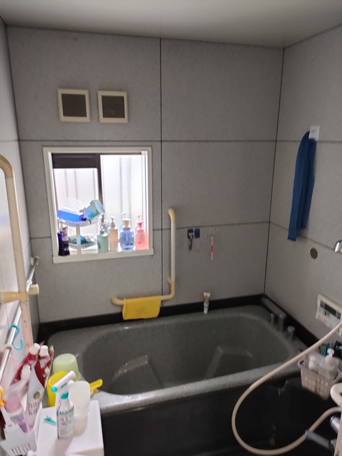 大阪府寝屋川市香里園で水まわりのリフォームと空気触媒セルフィールをオカモトホームサービスを施工しました。